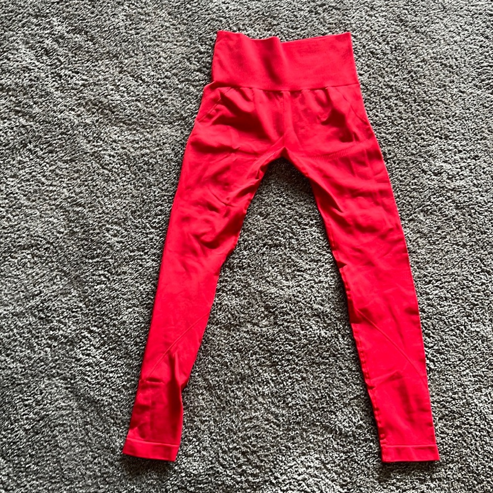 NWOT Bright red leggings